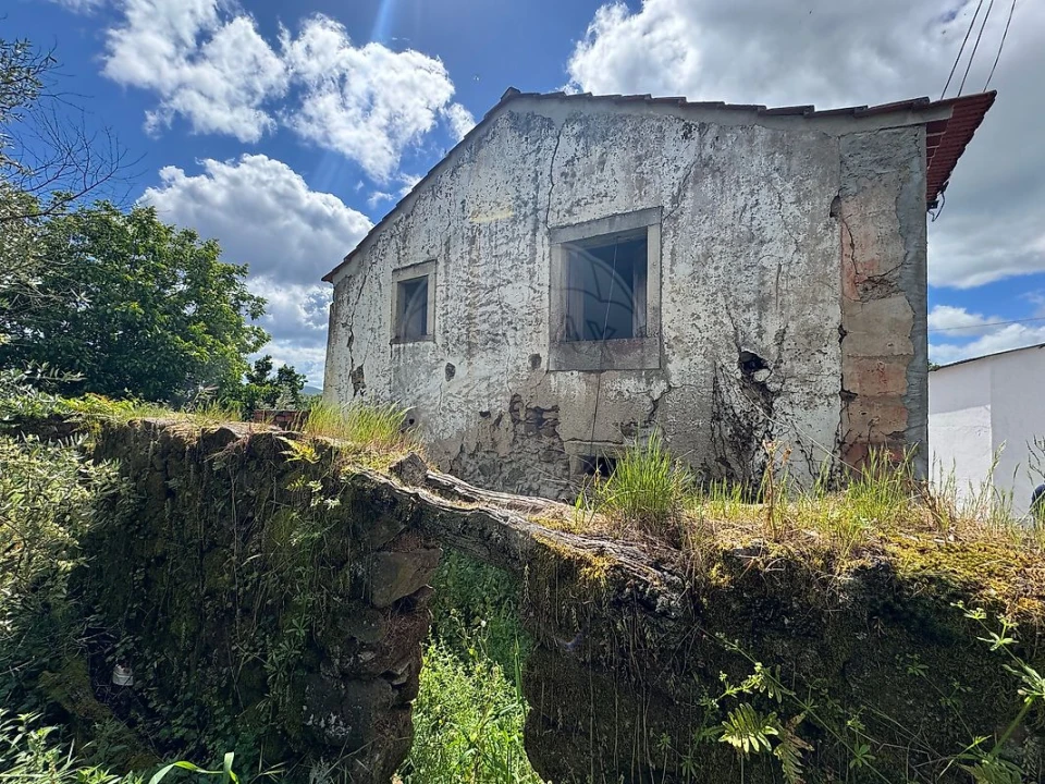 Moradia T3 para Venda em Beco Foto 9