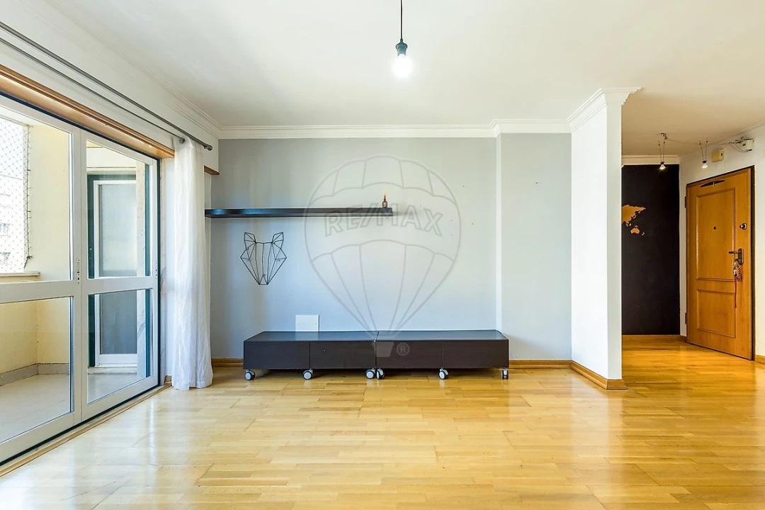 Apartamento T1 para Venda em Carnaxide e Queijas Foto 7