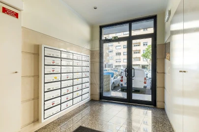 Apartamento T1 para Venda em Carnaxide e Queijas