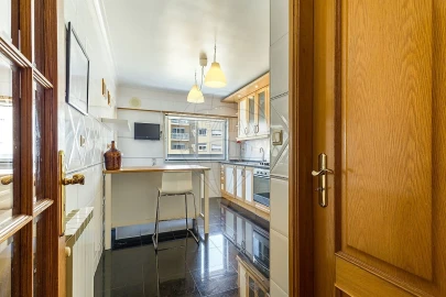 Apartamento T1 para Venda em Carnaxide e Queijas