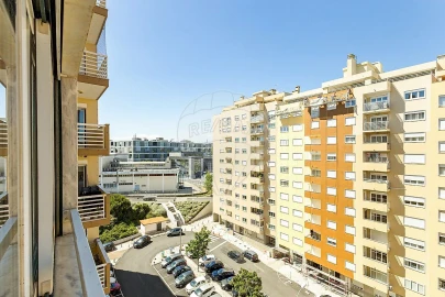 Apartamento T1 para Venda em Carnaxide e Queijas