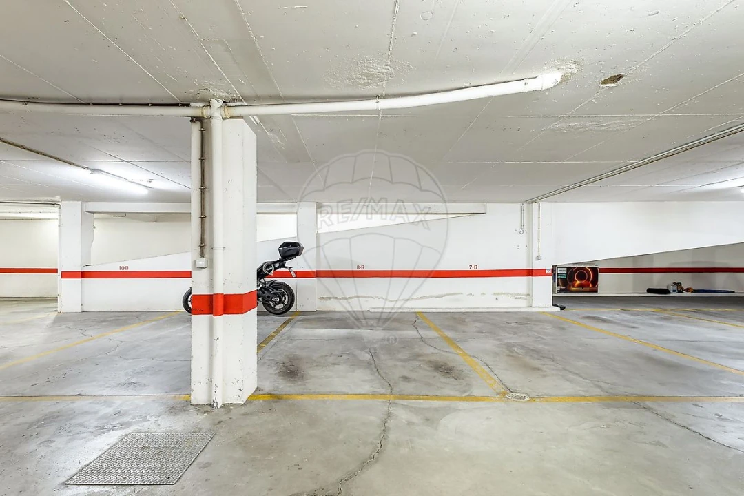 Apartamento T1 para Venda em Carnaxide e Queijas Foto 21