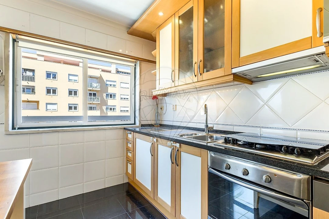 Apartamento T1 para Venda em Carnaxide e Queijas Foto 12