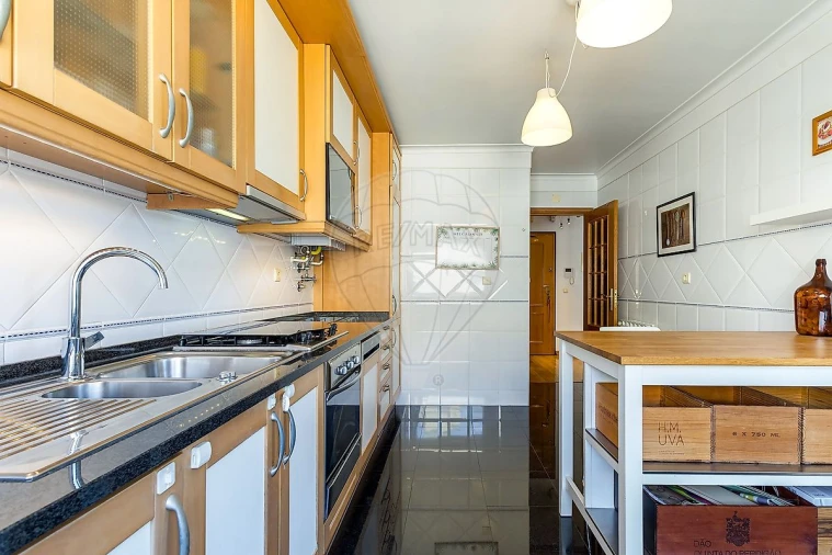 Apartamento T1 para Venda em Carnaxide e Queijas Foto 11