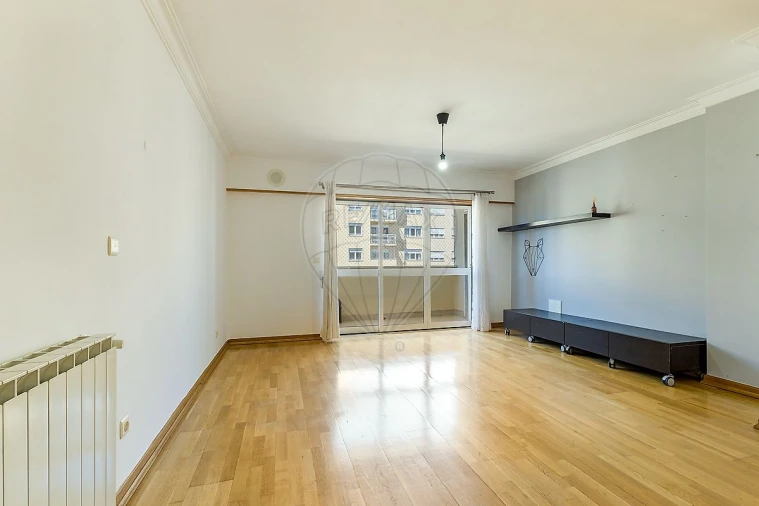 Apartamento T1 para Venda em Carnaxide e Queijas Foto 5