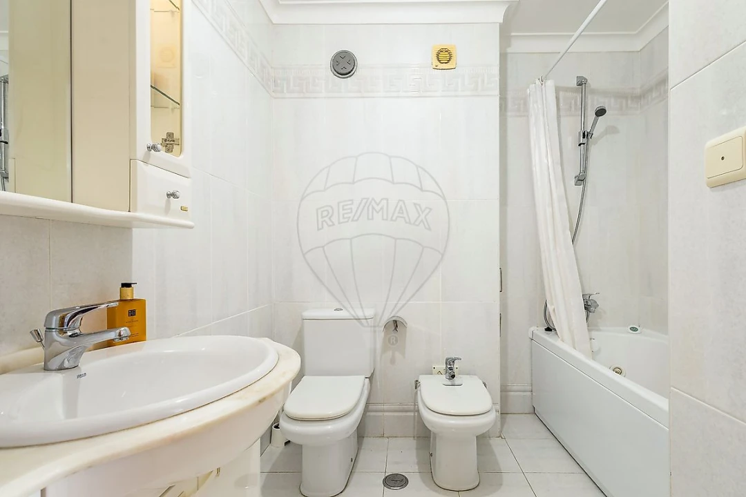 Apartamento T1 para Venda em Carnaxide e Queijas Foto 18
