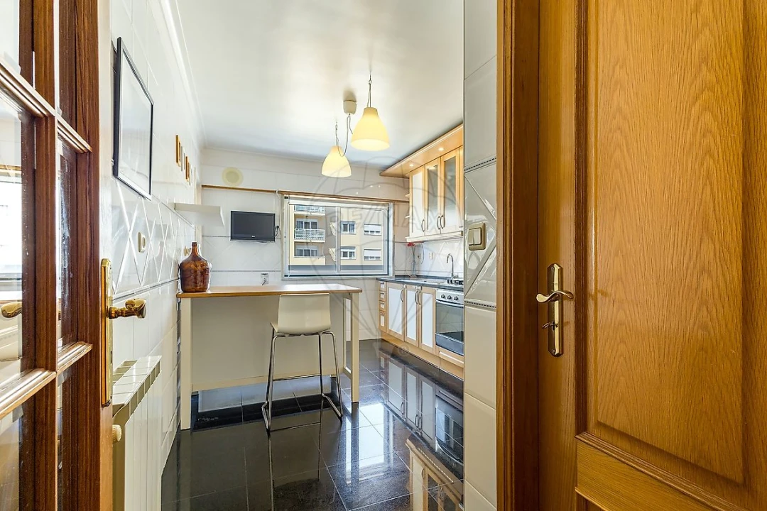 Apartamento T1 para Venda em Carnaxide e Queijas Foto 10