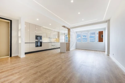 Apartamento T3 para Venda em Alfragide