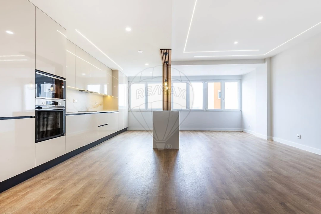 Apartamento T3 para Venda em Alfragide Foto 4