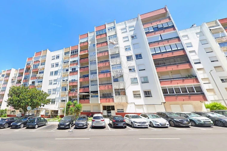Apartamento T3 para Venda em Alfragide Foto 29