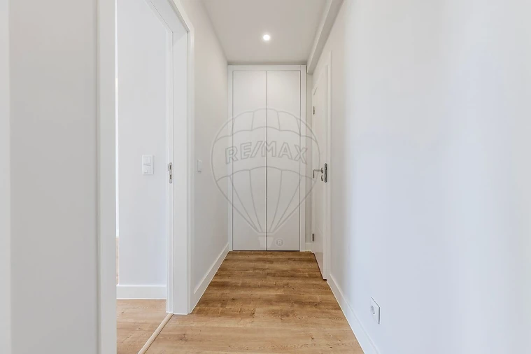 Apartamento T3 para Venda em Alfragide Foto 22