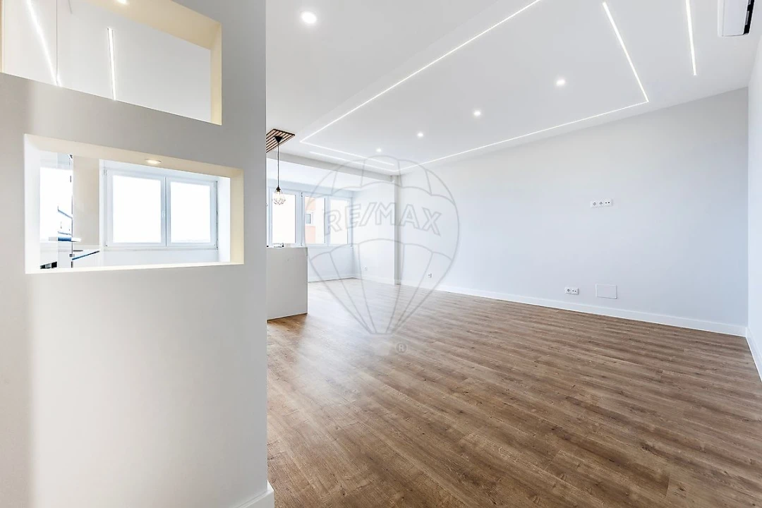 Apartamento T3 para Venda em Alfragide Foto 11