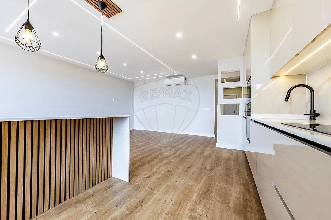 Apartamento T3 para Venda em Alfragide Foto 3