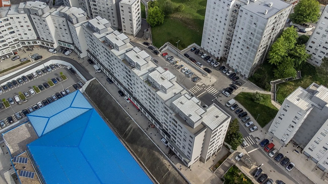 Loja para Venda em Vilar de Andorinho Foto 8