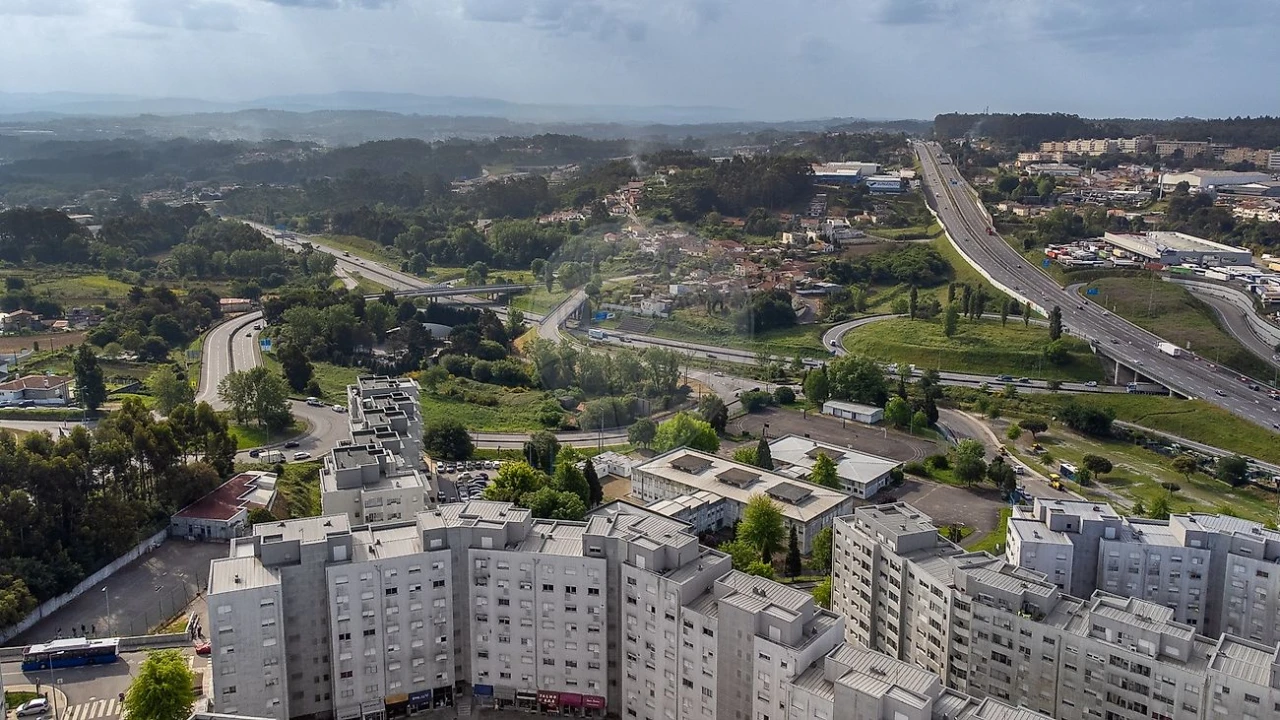 Loja para Venda em Vilar de Andorinho Foto 6