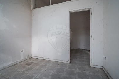 Loja para Venda em Vilar de Andorinho