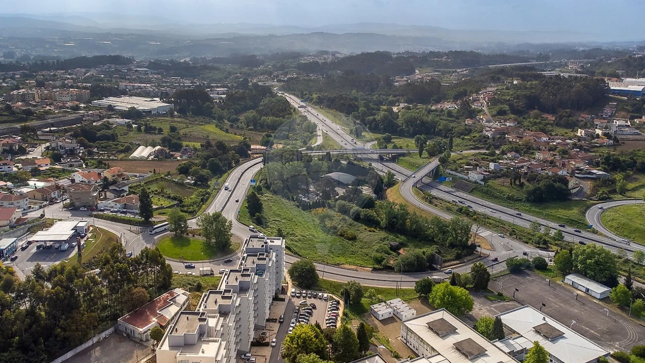 Loja para Venda em Vilar de Andorinho Foto 9