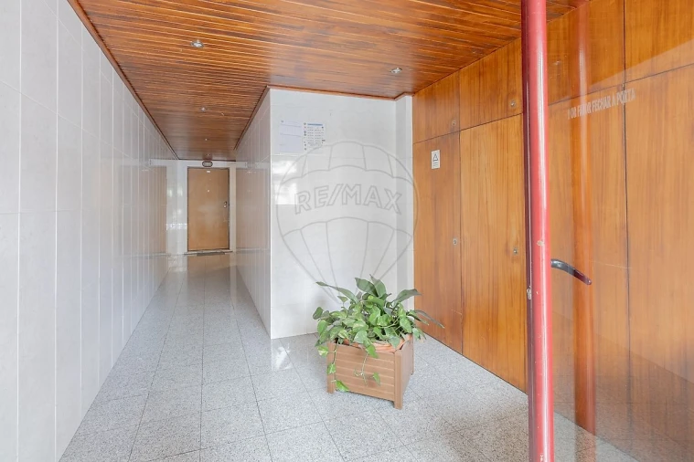 Apartamento T1 para Venda em Mafamude e Vilar do Paraíso Foto 18