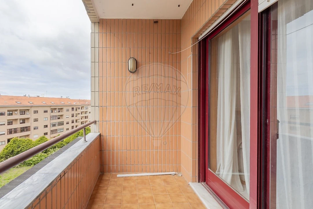 Apartamento T1 para Venda em Mafamude e Vilar do Paraíso Foto 10