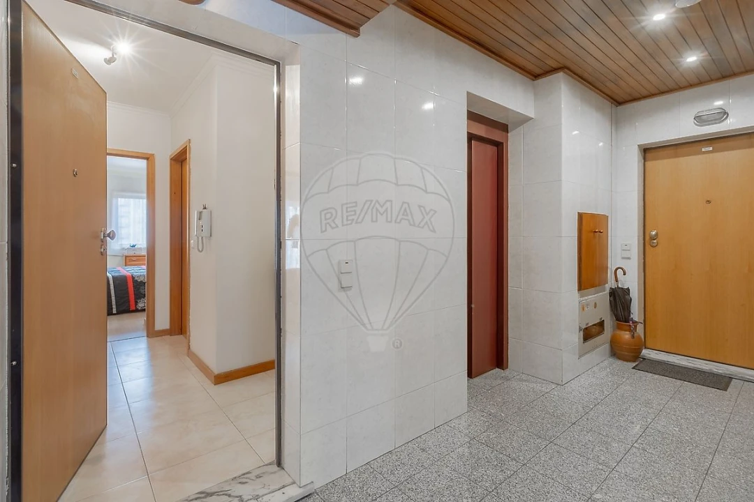 Apartamento T1 para Venda em Mafamude e Vilar do Paraíso Foto 4