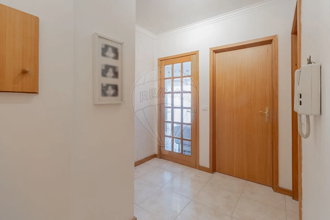 Apartamento T1 para Venda em Mafamude e Vilar do Paraíso Foto 5