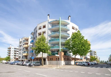 Apartamento T3 para Venda em Ramada e Caneças