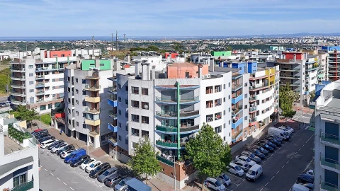 Apartamento T3 para Venda em Ramada e Caneças