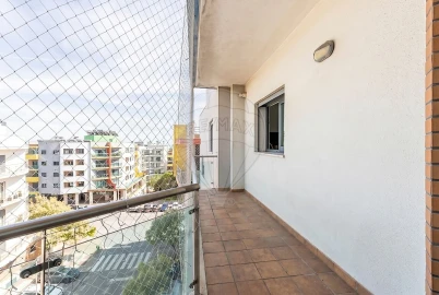 Apartamento T3 para Venda em Ramada e Caneças