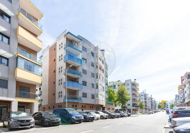 Apartamento T3 para Venda em Ramada e Caneças