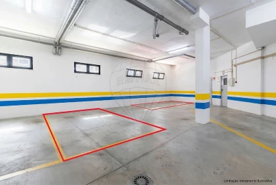 Apartamento T3 para Venda em Ramada e Caneças