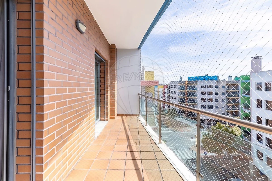 Apartamento T3 para Venda em Ramada e Caneças Foto 21