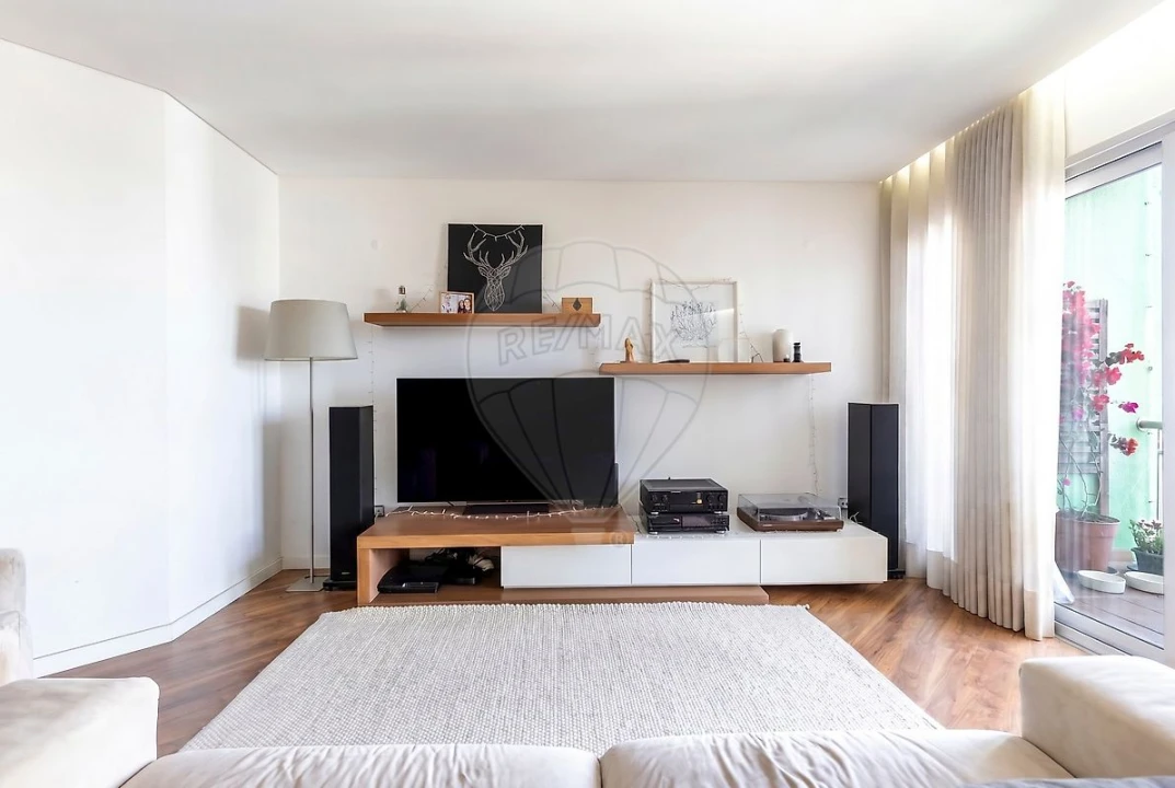 Apartamento T3 para Venda em Ramada e Caneças Foto 3