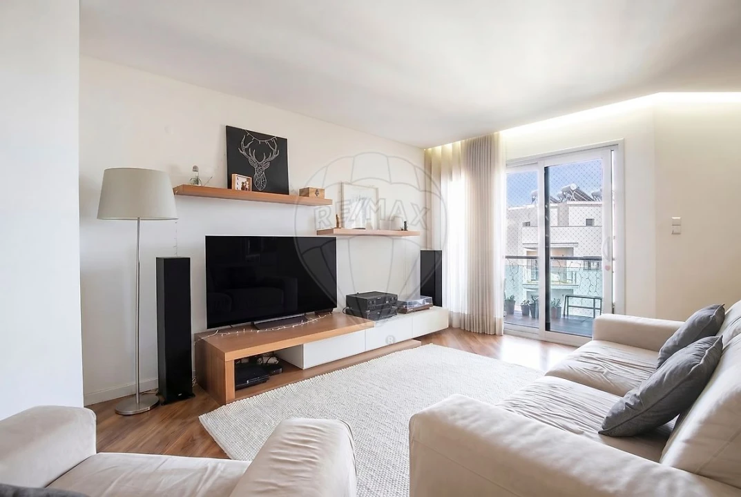 Apartamento T3 para Venda em Ramada e Caneças Foto 4