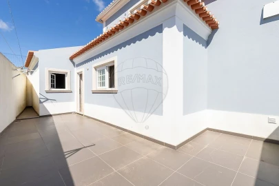 Moradia T3 para Venda em Santa Barbara