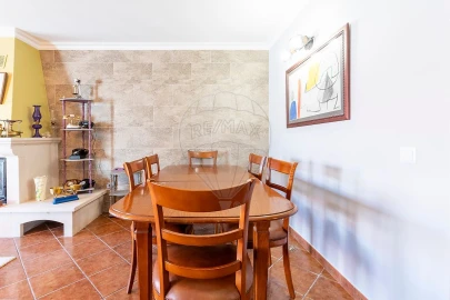Moradia T3 para Venda em Santa Barbara