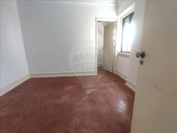 Apartamento T1 para Venda em Beato