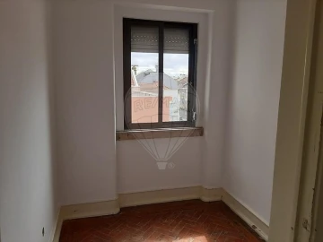 Apartamento T1 para Venda em Beato