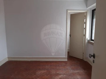 Apartamento T1 para Venda em Beato