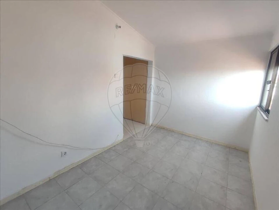 Apartamento T1 para Venda em Beato Foto 7