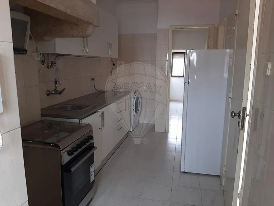 Apartamento T1 para Venda em Beato Foto 16