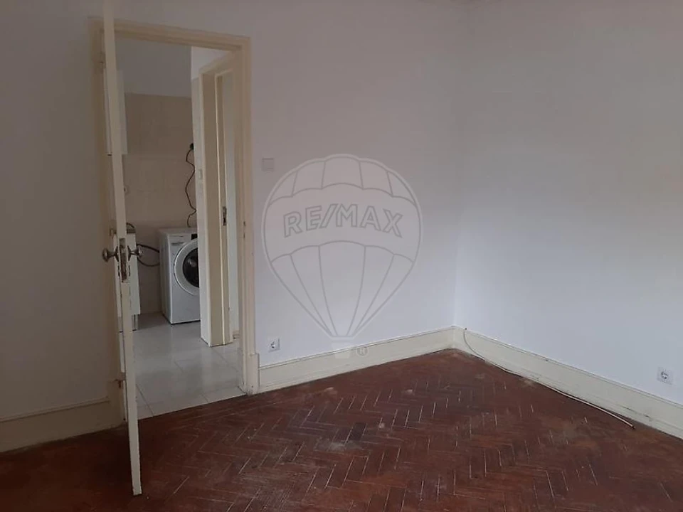 Apartamento T1 para Venda em Beato Foto 11