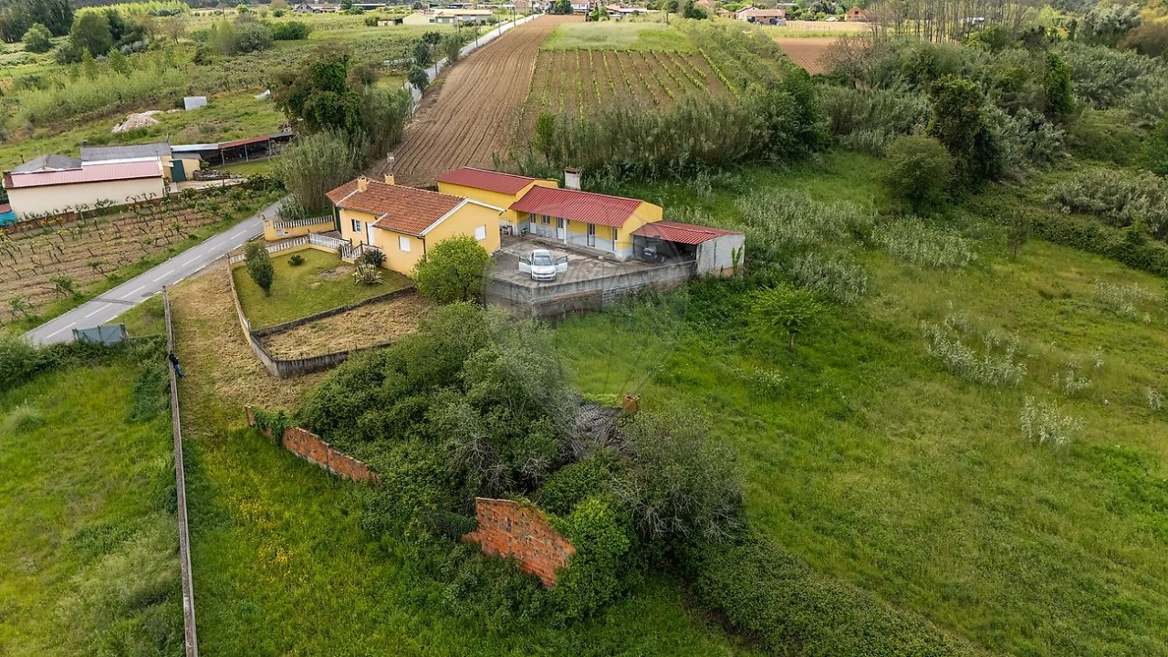 Moradia T2 para Venda em Amoreira da Gândara, Paredes do Bairro e Ancas Foto 5