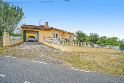 Moradia T2 para Venda em Amoreira da Gândara, Paredes do Bairro e Ancas