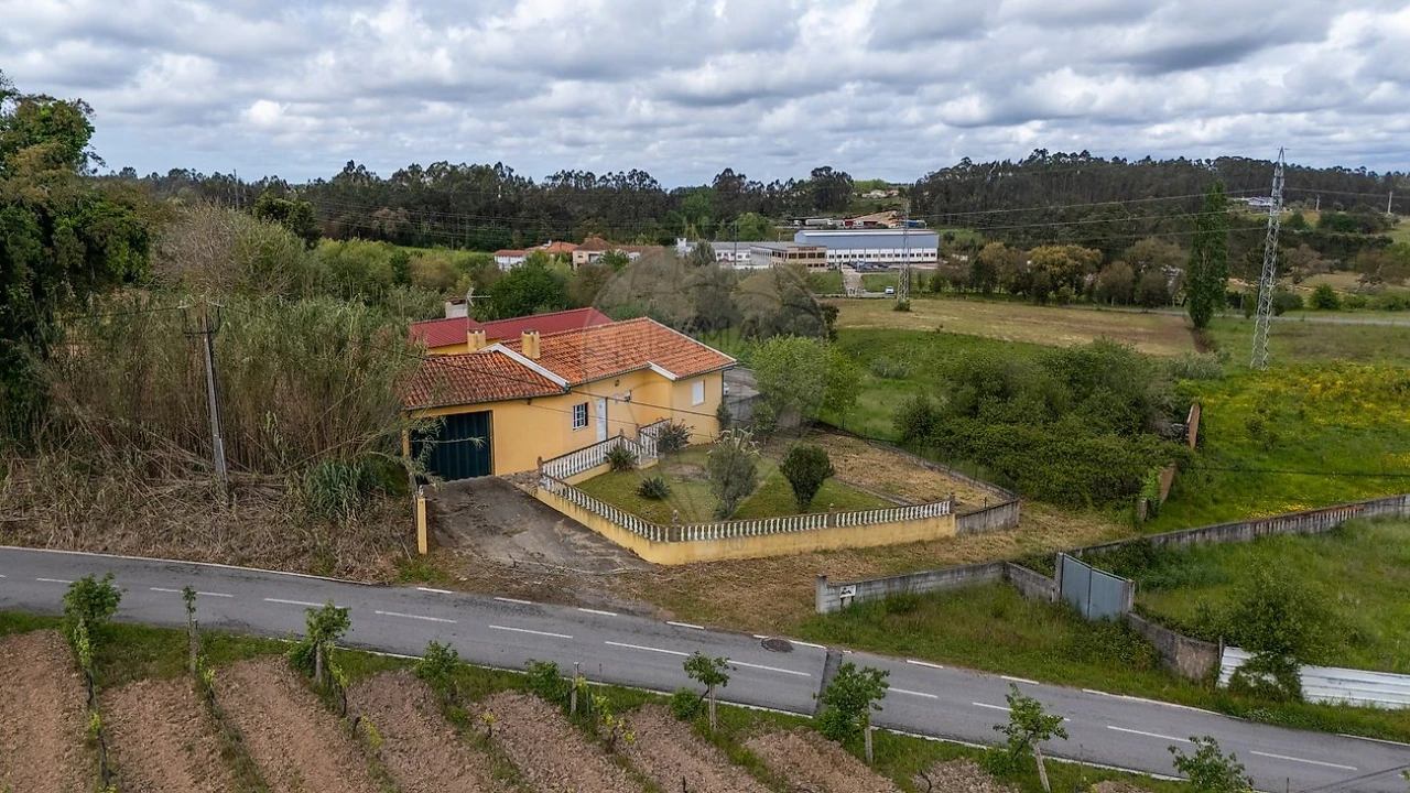Moradia T2 para Venda em Amoreira da Gândara, Paredes do Bairro e Ancas Foto 2