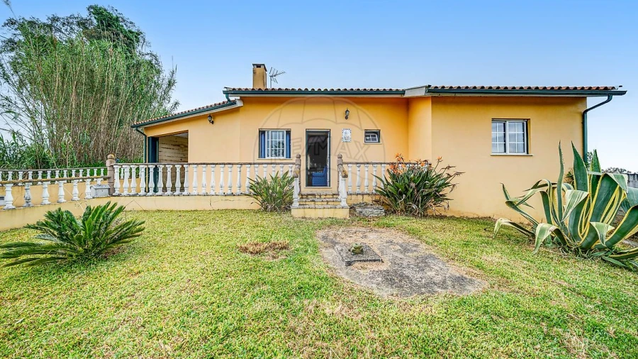 Moradia T2 para Venda em Amoreira da Gândara, Paredes do Bairro e Ancas