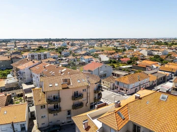 Apartamento T3 para Arrendamento em Glória e Vera Cruz