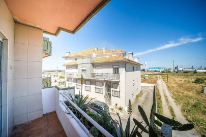 Apartamento T3 para Arrendamento em Glória e Vera Cruz