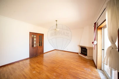 Apartamento T3 para Arrendamento em Glória e Vera Cruz