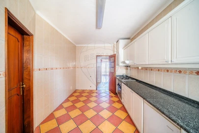Apartamento T3 para Arrendamento em Glória e Vera Cruz