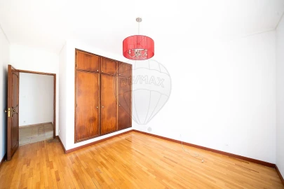 Apartamento T3 para Arrendamento em Glória e Vera Cruz
